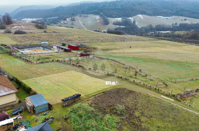 Rovinatý stavebný pozemok s výhľadom  - Banská Štiavnica